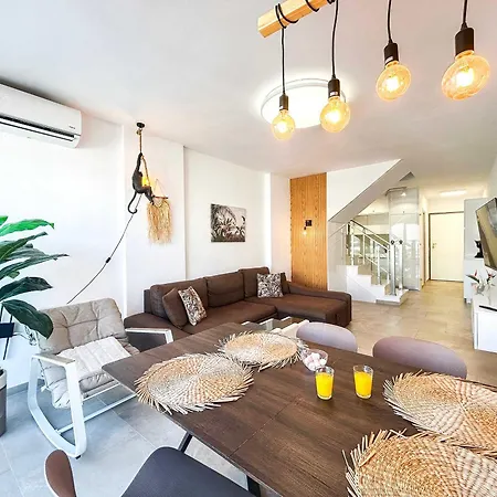 Duplex 780 - Two Floors, Terrace & Seaview Apartment