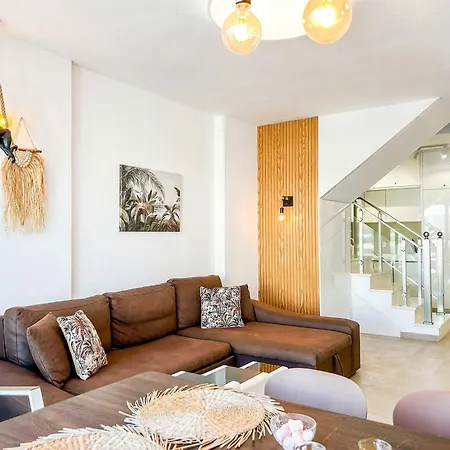 Duplex 780 - Two Floors, Terrace & Seaview Durrës